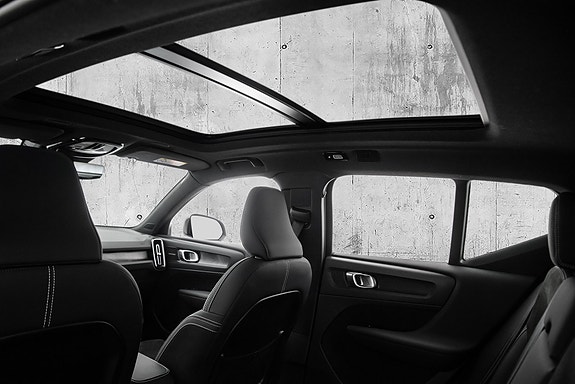 Volvo XC40 24 of 28