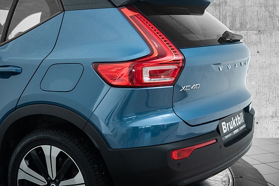 Volvo XC40 6 of 28
