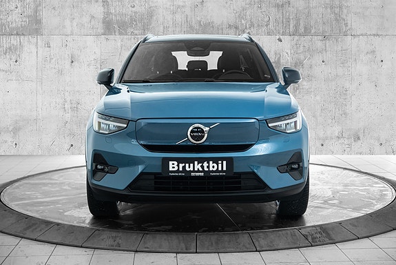 Volvo XC40 4 of 28