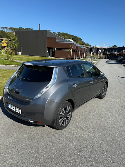 Nissan Leaf 2 of 26