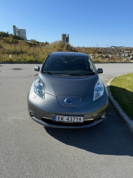 Nissan Leaf 4 of 26