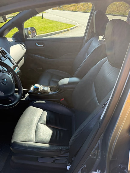Nissan Leaf 12 of 26
