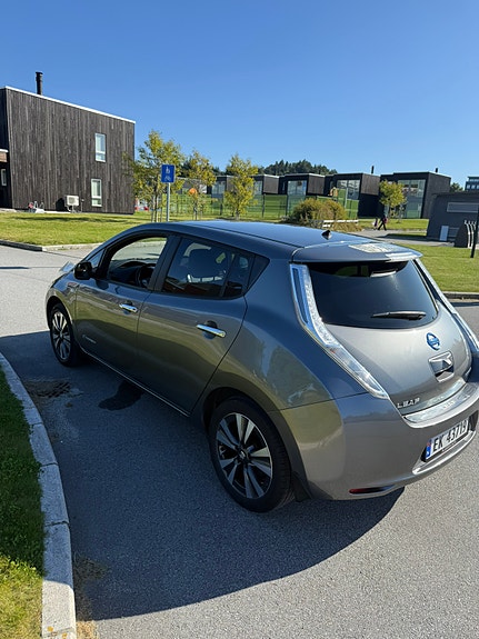 Nissan Leaf 7 of 26