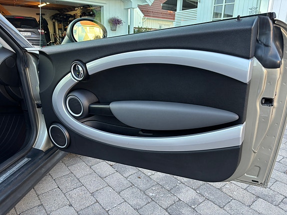 MINI Cooper 19 of 30