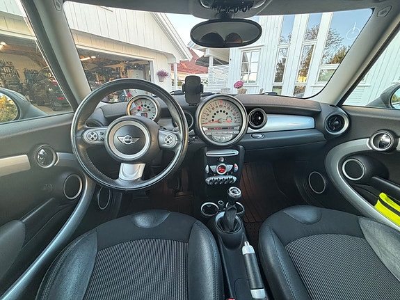 MINI Cooper 9 of 30