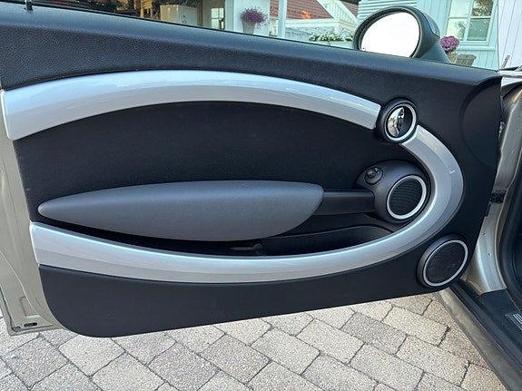 MINI Cooper 20 of 30