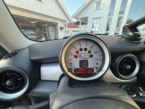 MINI Cooper 12 of 30