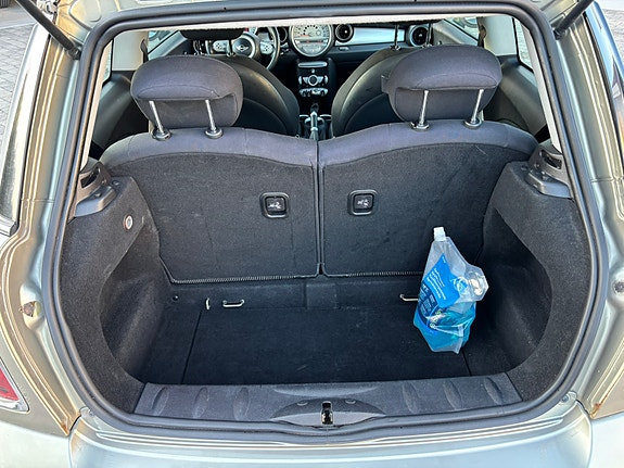 MINI Cooper 22 of 30