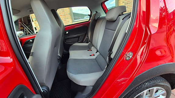 Volkswagen UP! 19 of 25