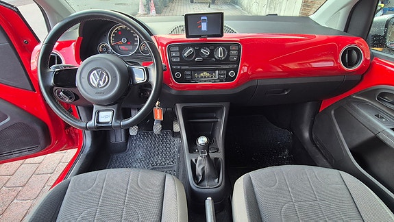 Volkswagen UP! 7 of 25