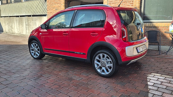 Volkswagen UP! 3 of 25