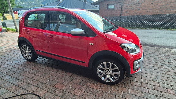 Volkswagen UP! 2 of 25