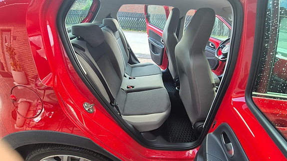 Volkswagen UP! 20 of 25