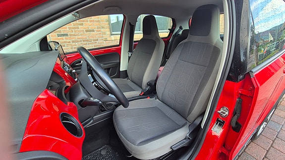 Volkswagen UP! 5 of 25