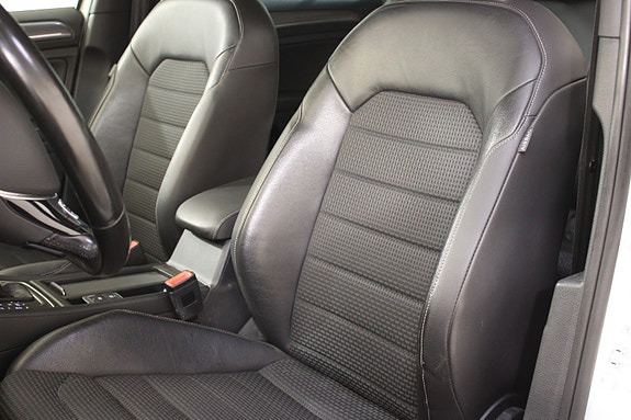 Volkswagen Golf Alltrack 28 of 30