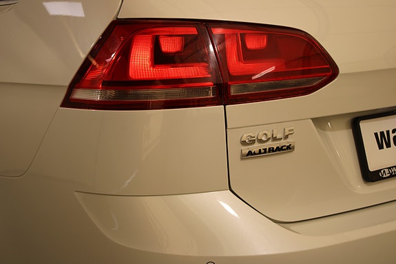 Volkswagen Golf Alltrack 16 of 30