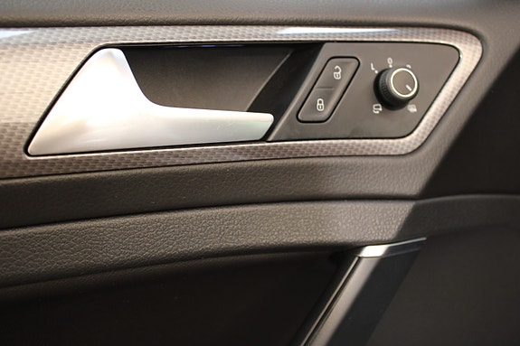 Volkswagen Golf Alltrack 23 of 30