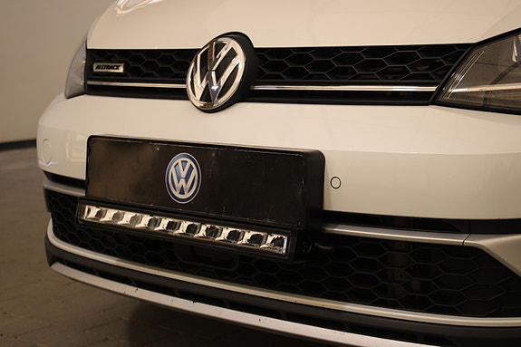 Volkswagen Golf Alltrack 20 of 30