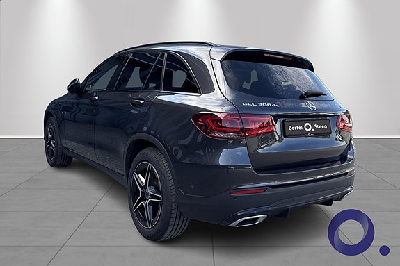 Mercedes-Benz GLC300 de 3 of 29