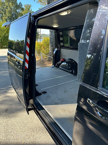 Volkswagen Transporter 4 of 16