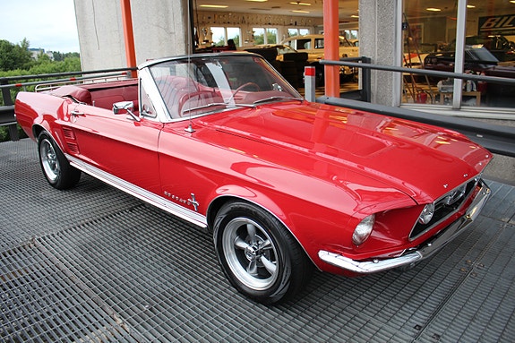 Ford Mustang 11 of 30