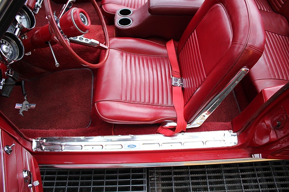 Ford Mustang 29 of 30