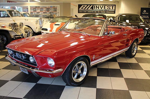 Ford Mustang 3 of 30
