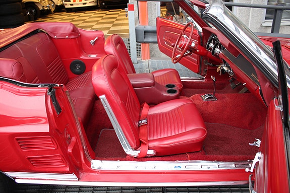 Ford Mustang 30 of 30