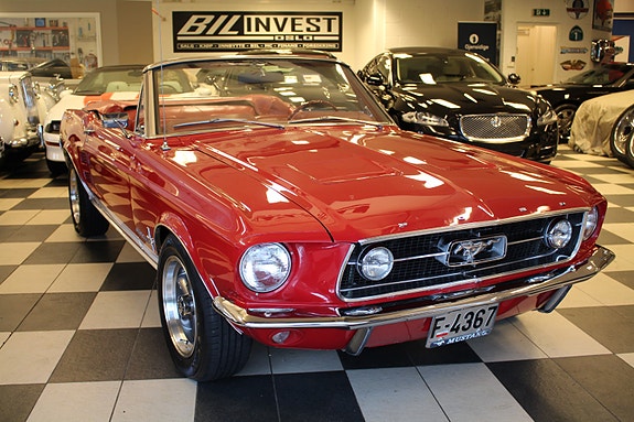 Ford Mustang 5 of 30