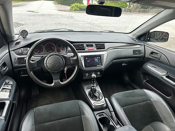 Mitsubishi Lancer 13 of 26