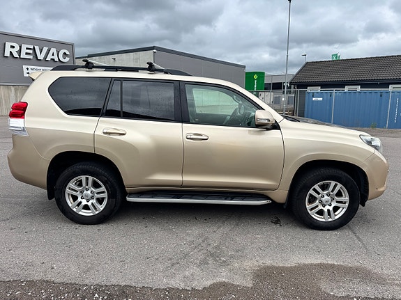 Toyota Land Cruiser 6 of 30