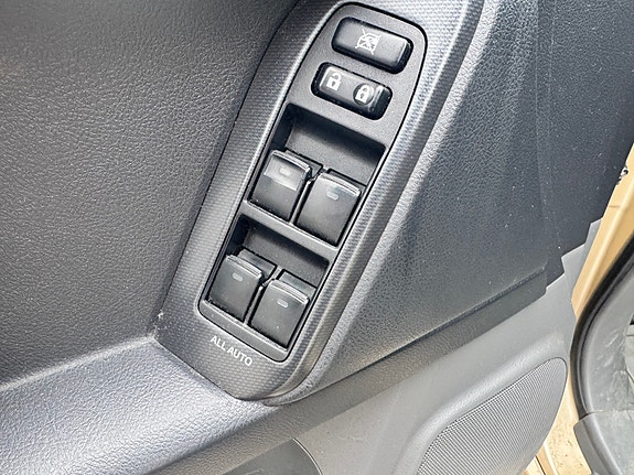 Toyota Land Cruiser 26 of 30