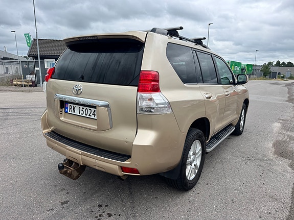 Toyota Land Cruiser 8 of 30
