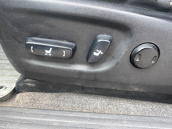 Toyota Land Cruiser 25 of 30
