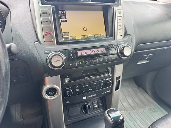 Toyota Land Cruiser 29 of 30