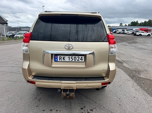 Toyota Land Cruiser 9 of 30