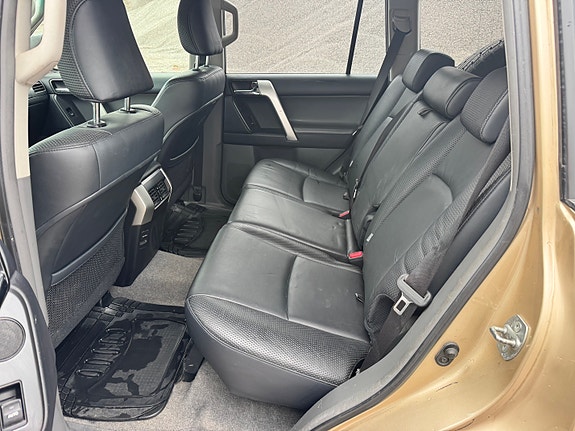 Toyota Land Cruiser 15 of 30