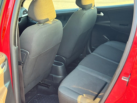 Peugeot 207 9 of 21