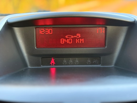 Peugeot 207 17 of 21