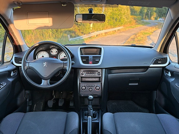 Peugeot 207 15 of 21