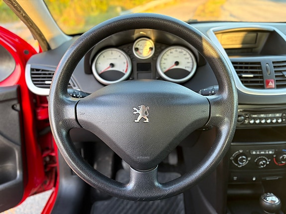 Peugeot 207 13 of 21