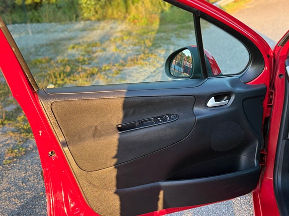 Peugeot 207 11 of 21