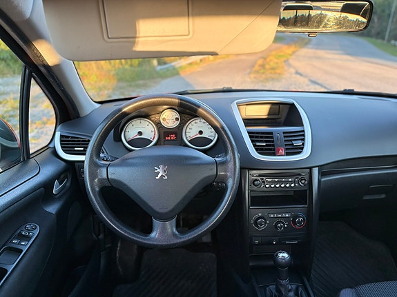 Peugeot 207 14 of 21