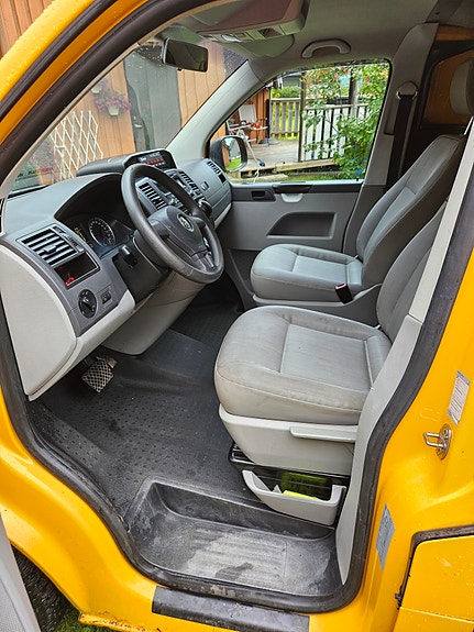 Volkswagen Transporter 12 of 24