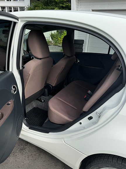 Citroen C-Zero 4 of 6