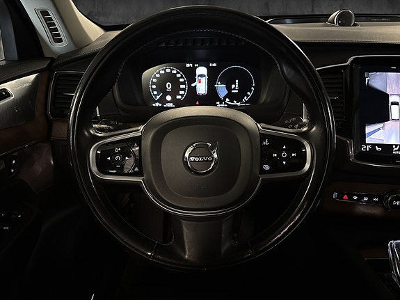 Volvo XC90 9 of 19