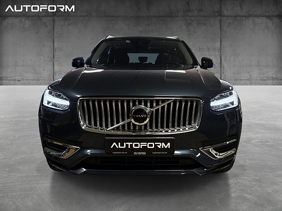 Volvo XC90 3 of 19