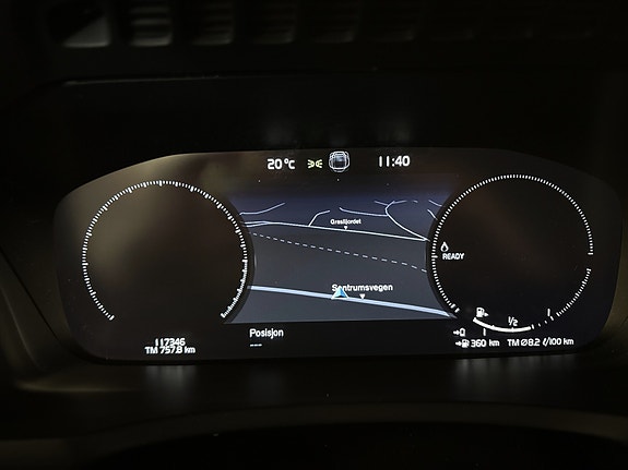 Volvo XC90 16 of 19
