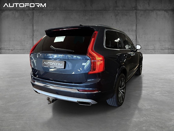 Volvo XC90 8 of 19