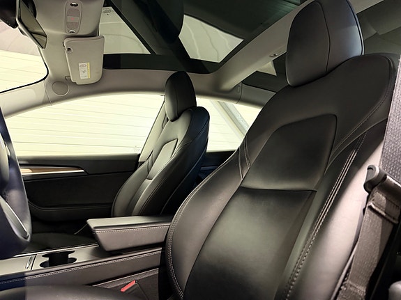 Tesla Model 3 16 of 29